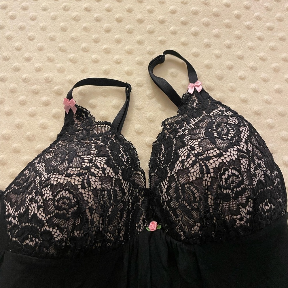 BETSEY JOHNSON - Picture 2 of 3